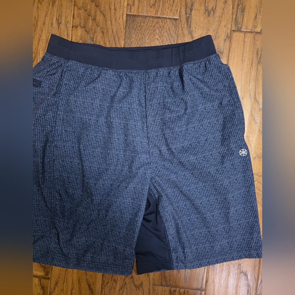 Men's Blue Patterned Shorts sz Med Stretchy and Comfy
